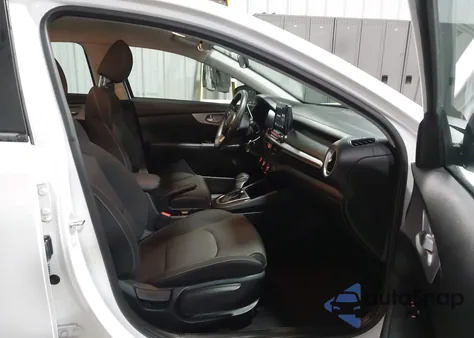 2024 Kia Forte Lxs z USA, uszkodzony, nr VIN 3KPF24AD1RE710400